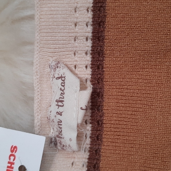 Hem & Thread Knit Crop Tank Top - Picture 3 of 5